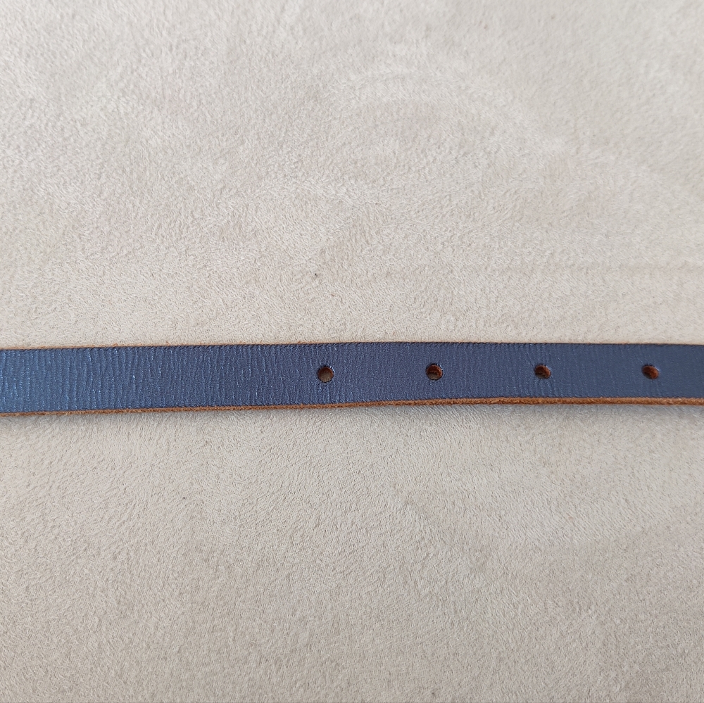 Thin Metallic Blue Leather Belt - Picture 3 of 6